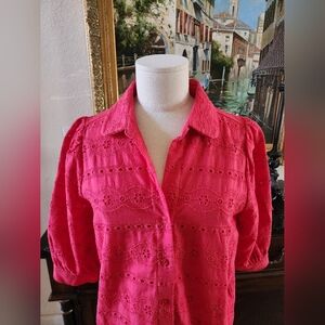 EUC- Cheery RED Eyelet S-Slv Blouse!!🌹🌹